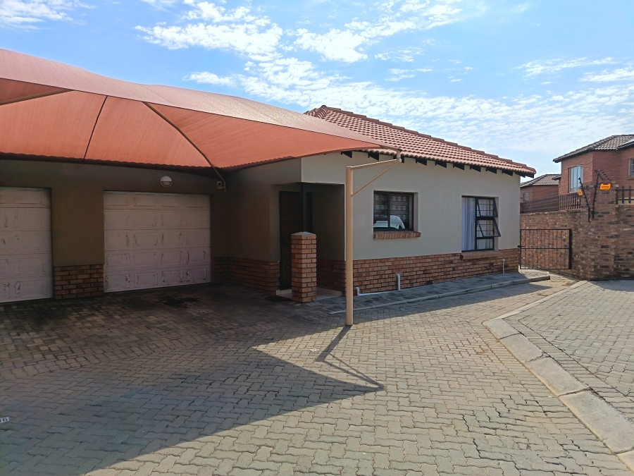 3 Bedroom Property for Sale in Waterval East North West